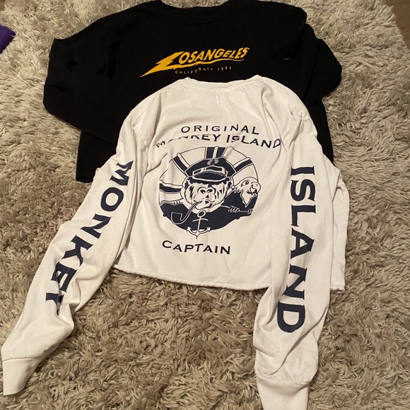 Brandy Melville Los angels and monkey island tops - Picture 2 of 4